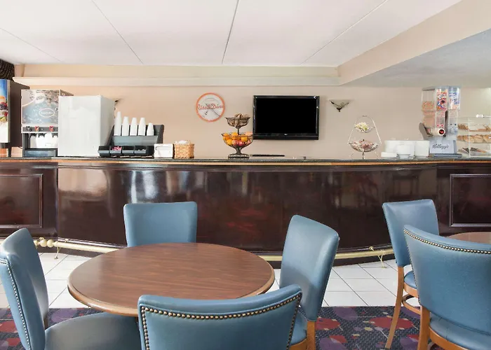 Hotel Baymont By Wyndham - Chicago - - O'hare Addison