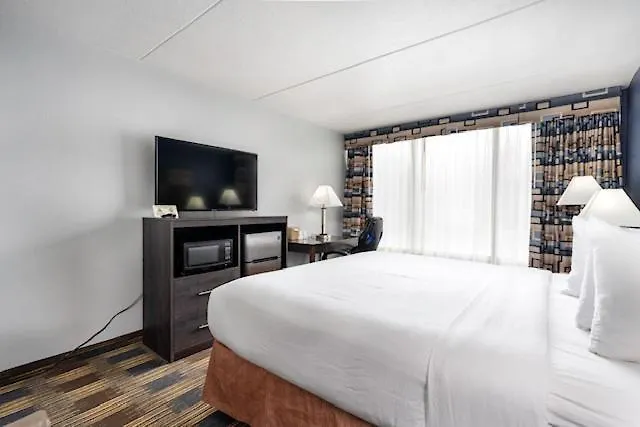 Hotel Baymont By Wyndham - Chicago - - O'hare Addison