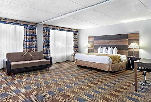 Hotel Baymont By Wyndham - Chicago - - O'hare